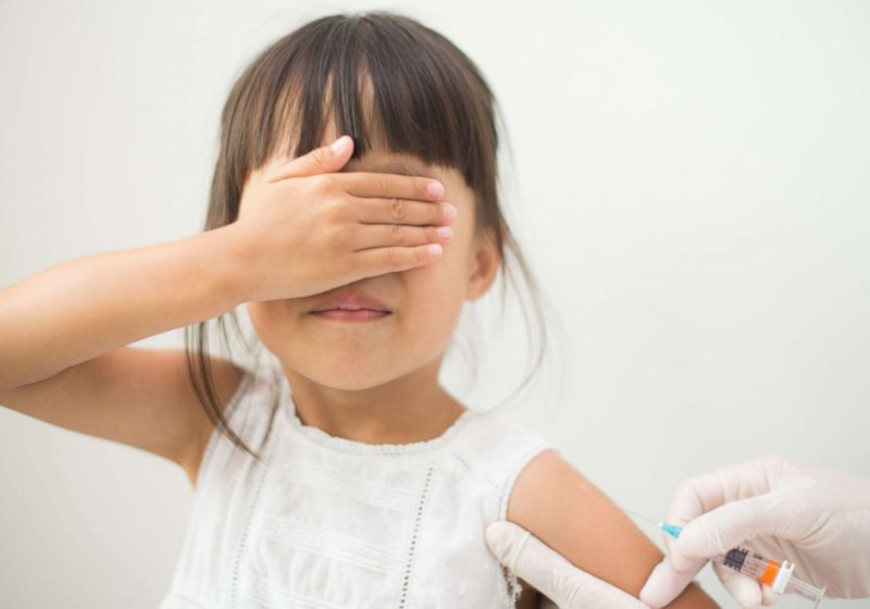 What Are The Risks vs Benefits of Vaccinating Kids?